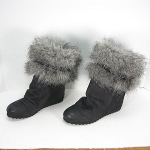 80%20 BLACK PEBBLE LEATHER WEDGES FAUX FUR BOOTS 8